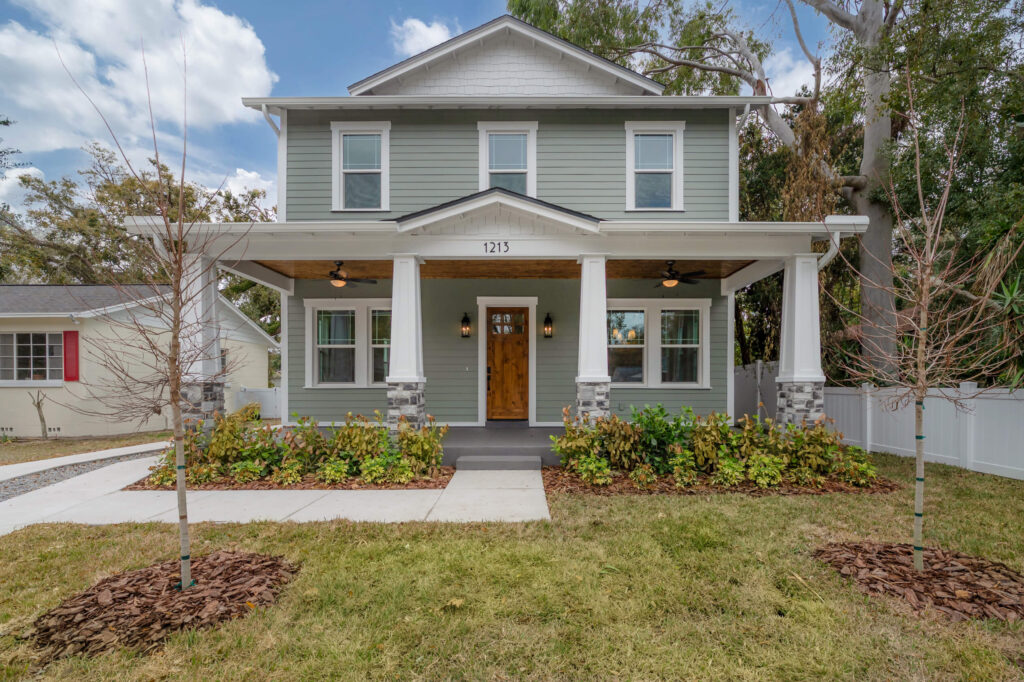 1213 E Flora St