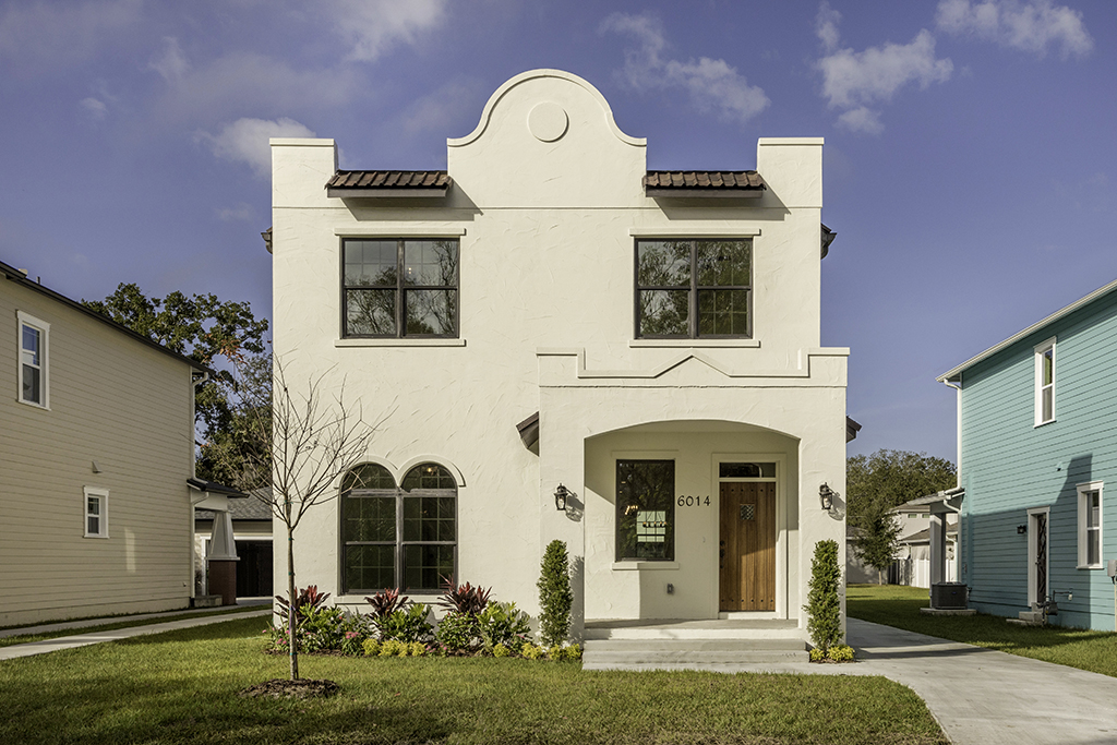 West Tampa neighborhood with mature oak trees