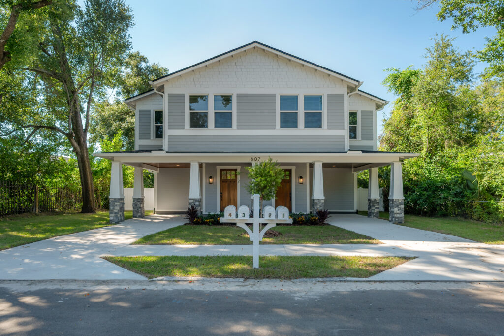 807 E Ida St