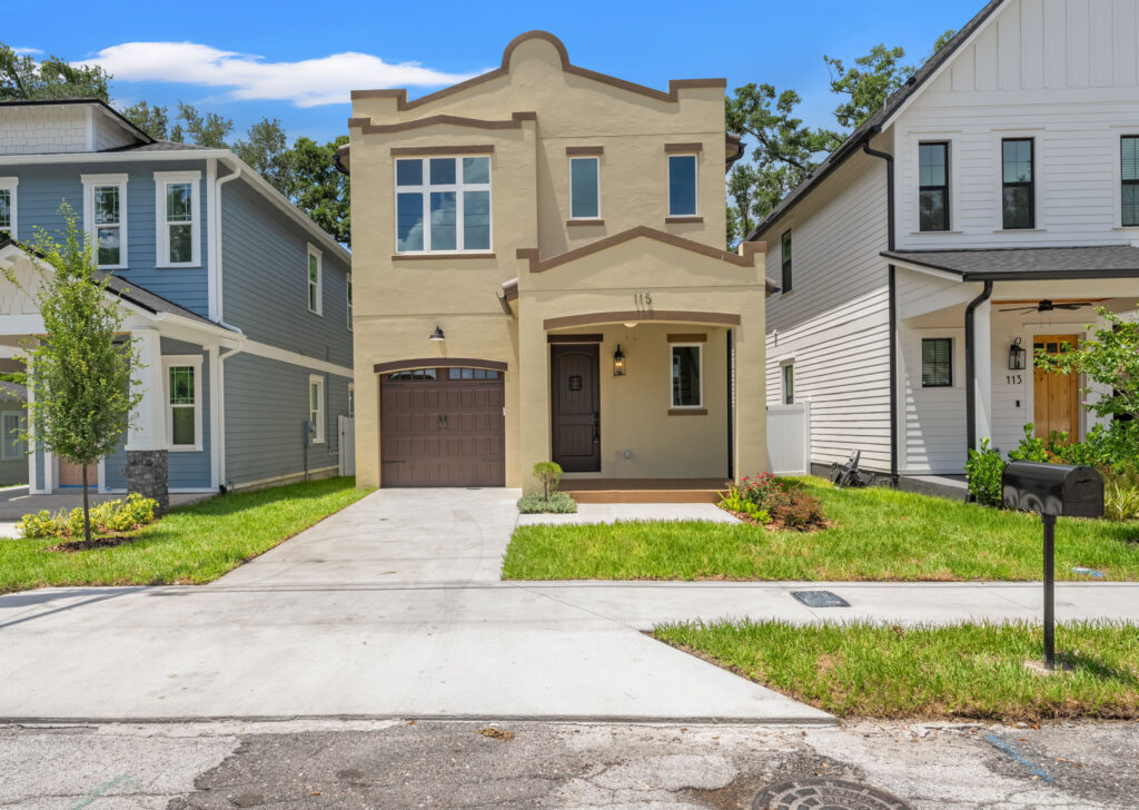 115 W Hiawatha St