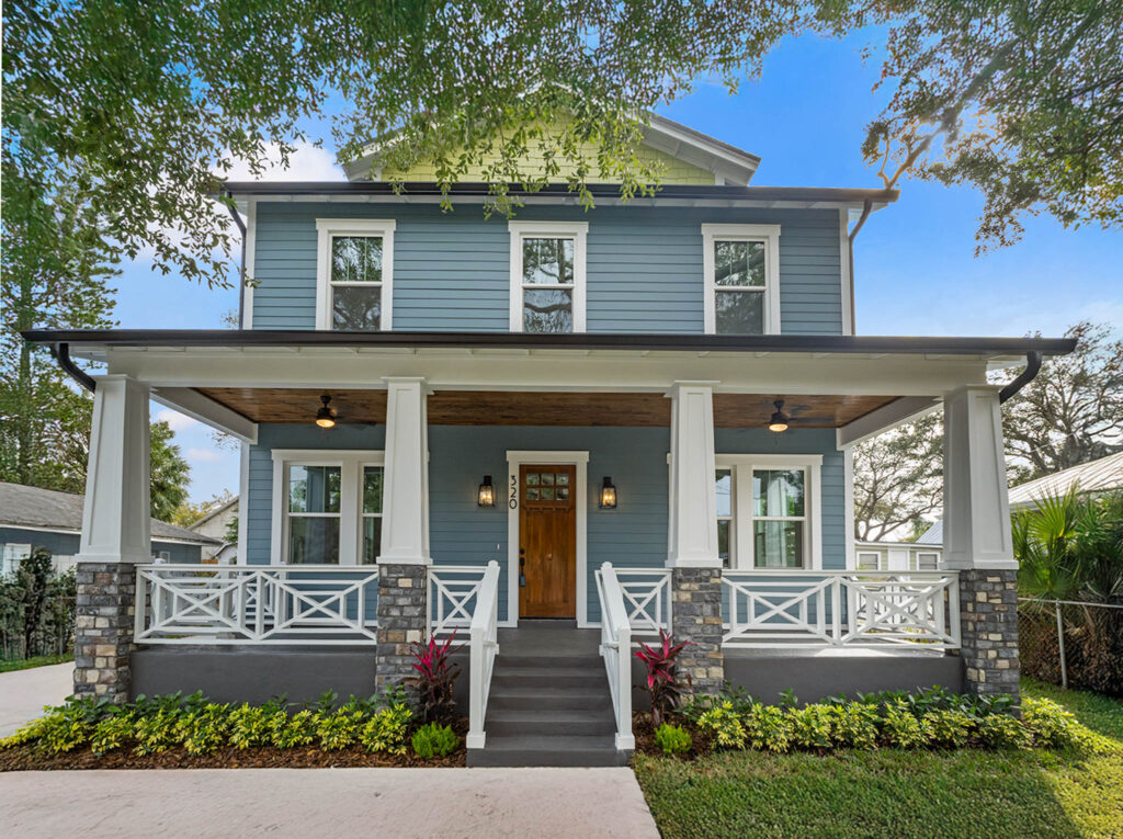 320 W Jean St